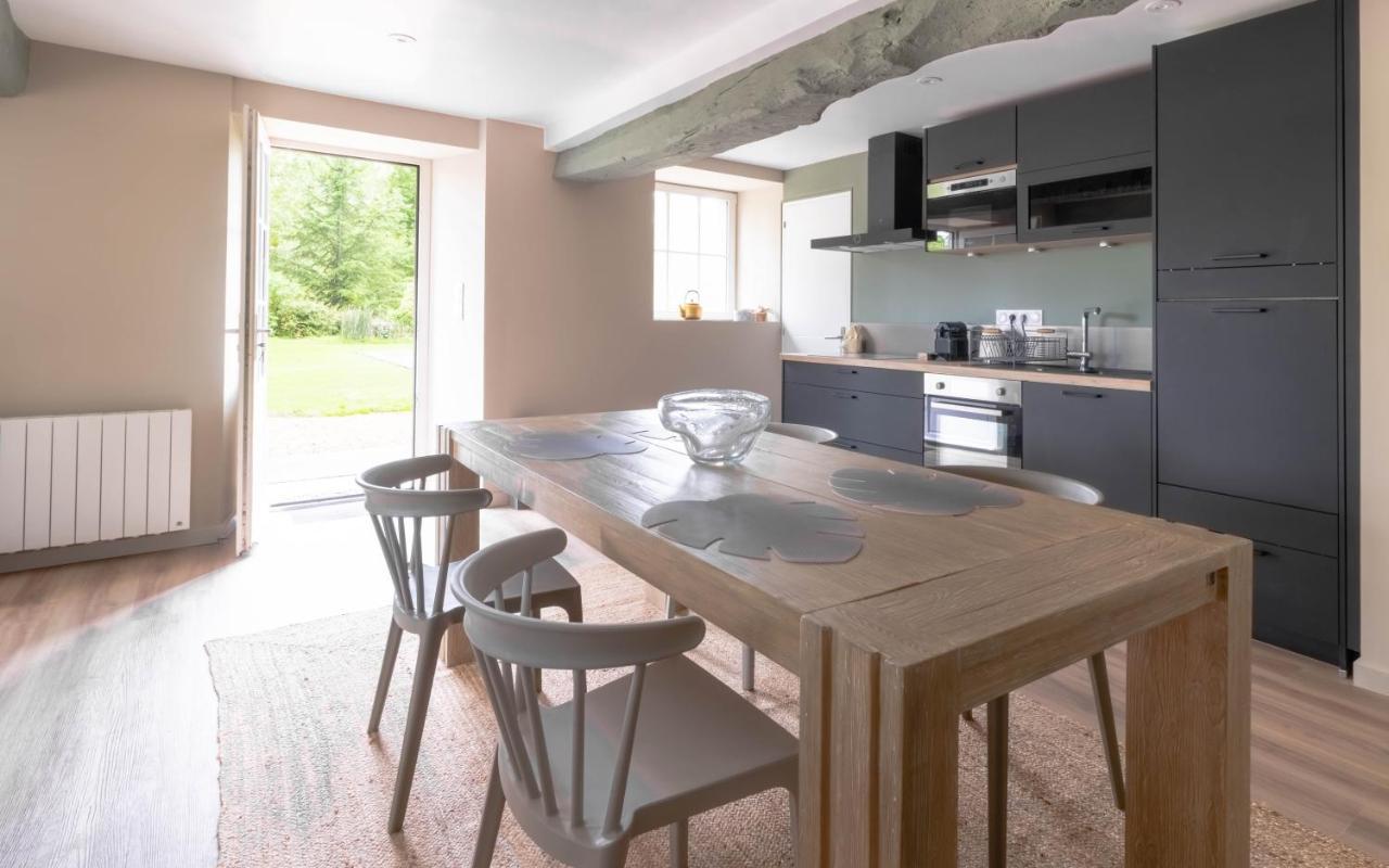 Manoir Du Vau D Arz Gites Et Chambres D Hotes Avec Piscine Malansac 外观 照片