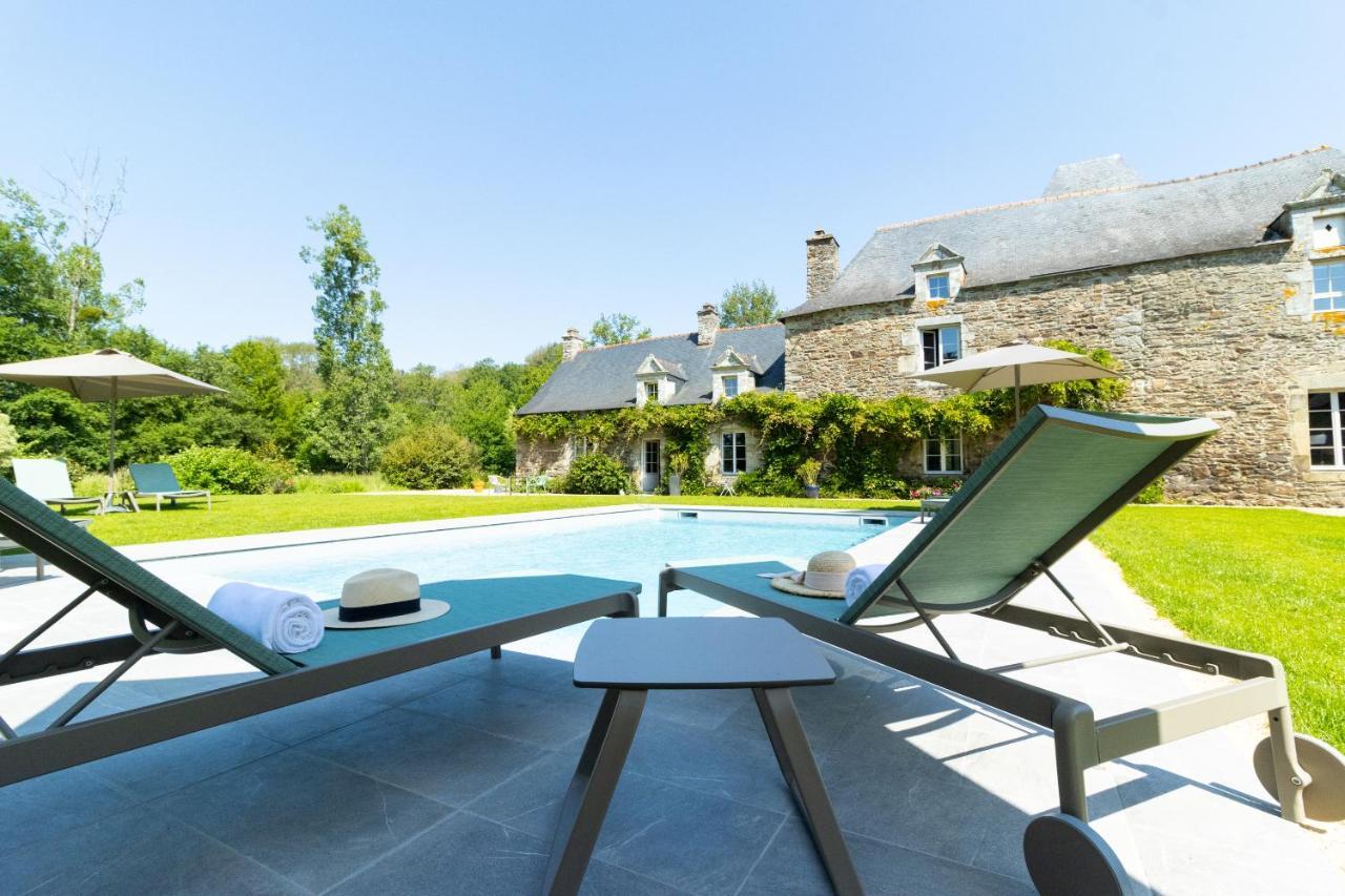 Manoir Du Vau D Arz Gites Et Chambres D Hotes Avec Piscine Malansac 外观 照片