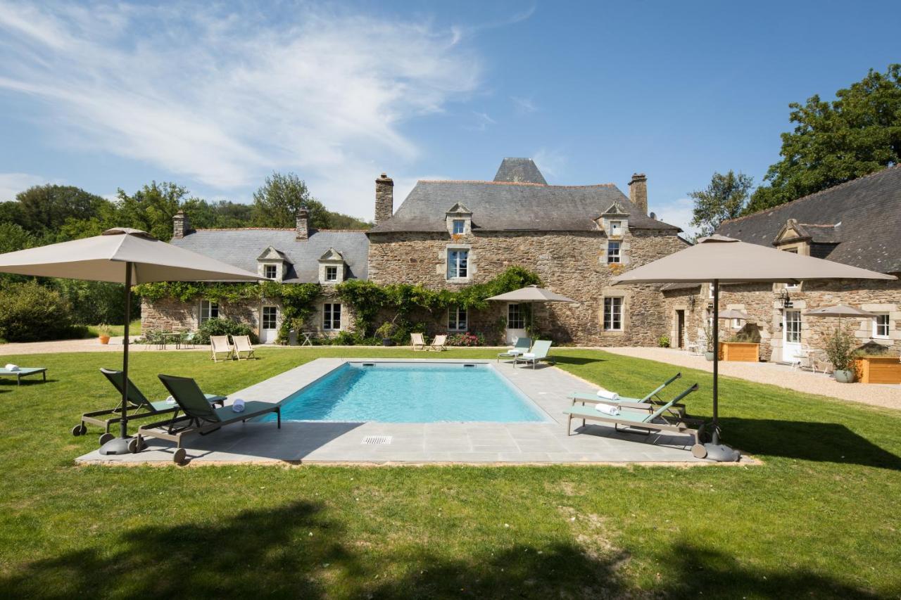 Manoir Du Vau D Arz Gites Et Chambres D Hotes Avec Piscine Malansac 外观 照片