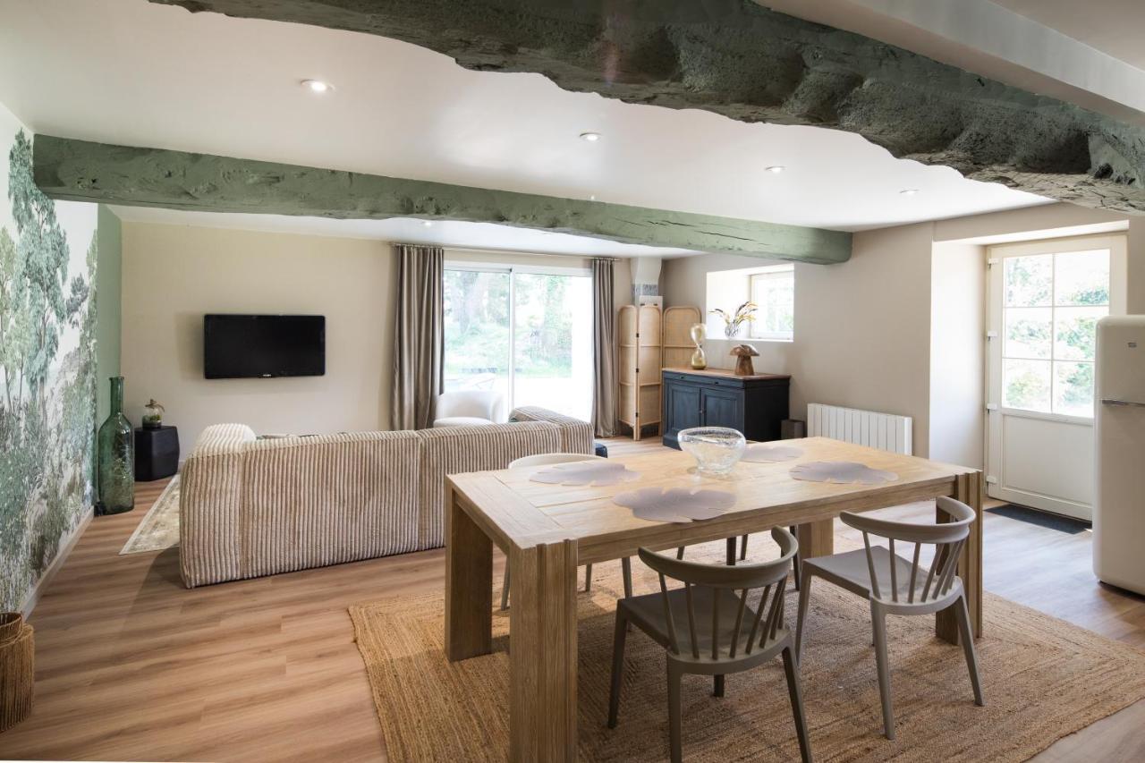 Manoir Du Vau D Arz Gites Et Chambres D Hotes Avec Piscine Malansac 外观 照片