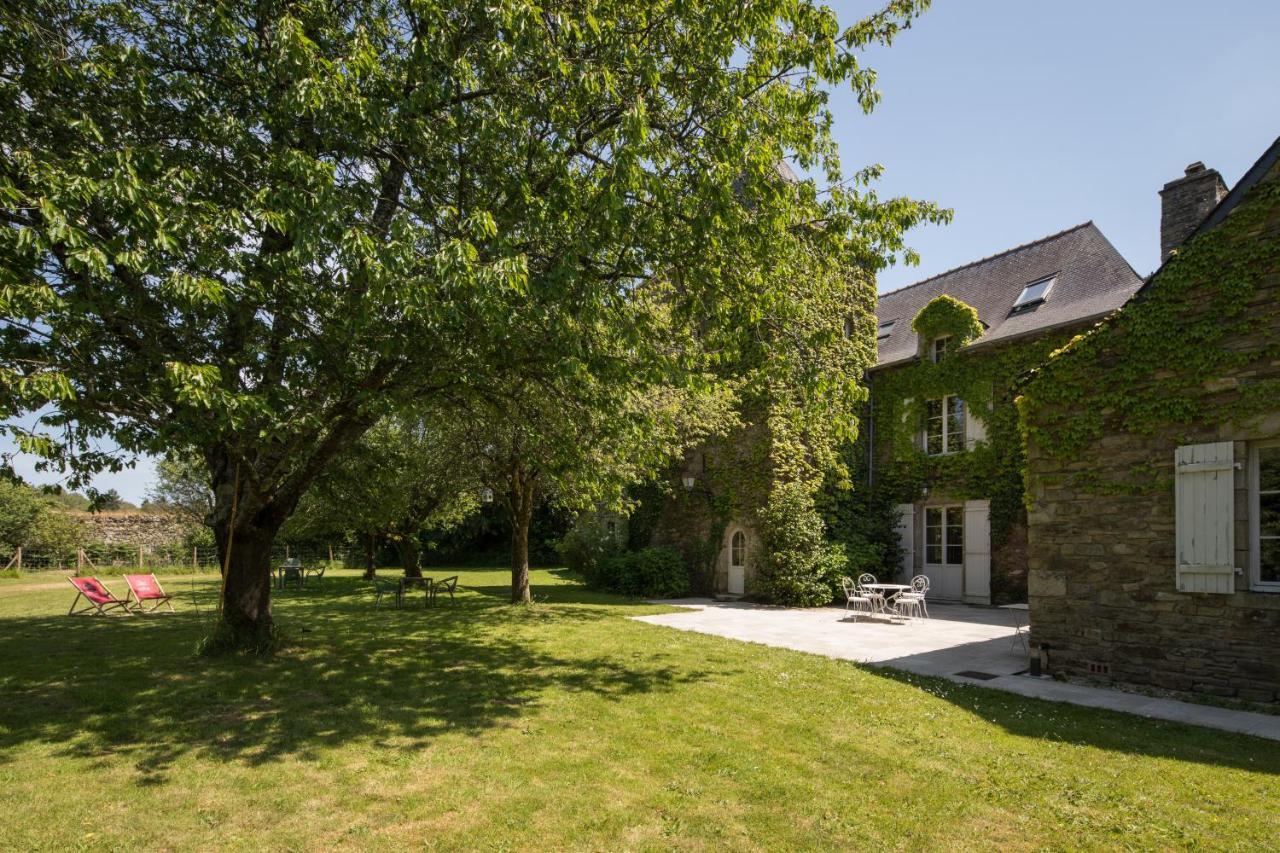 Manoir Du Vau D Arz Gites Et Chambres D Hotes Avec Piscine Malansac 外观 照片