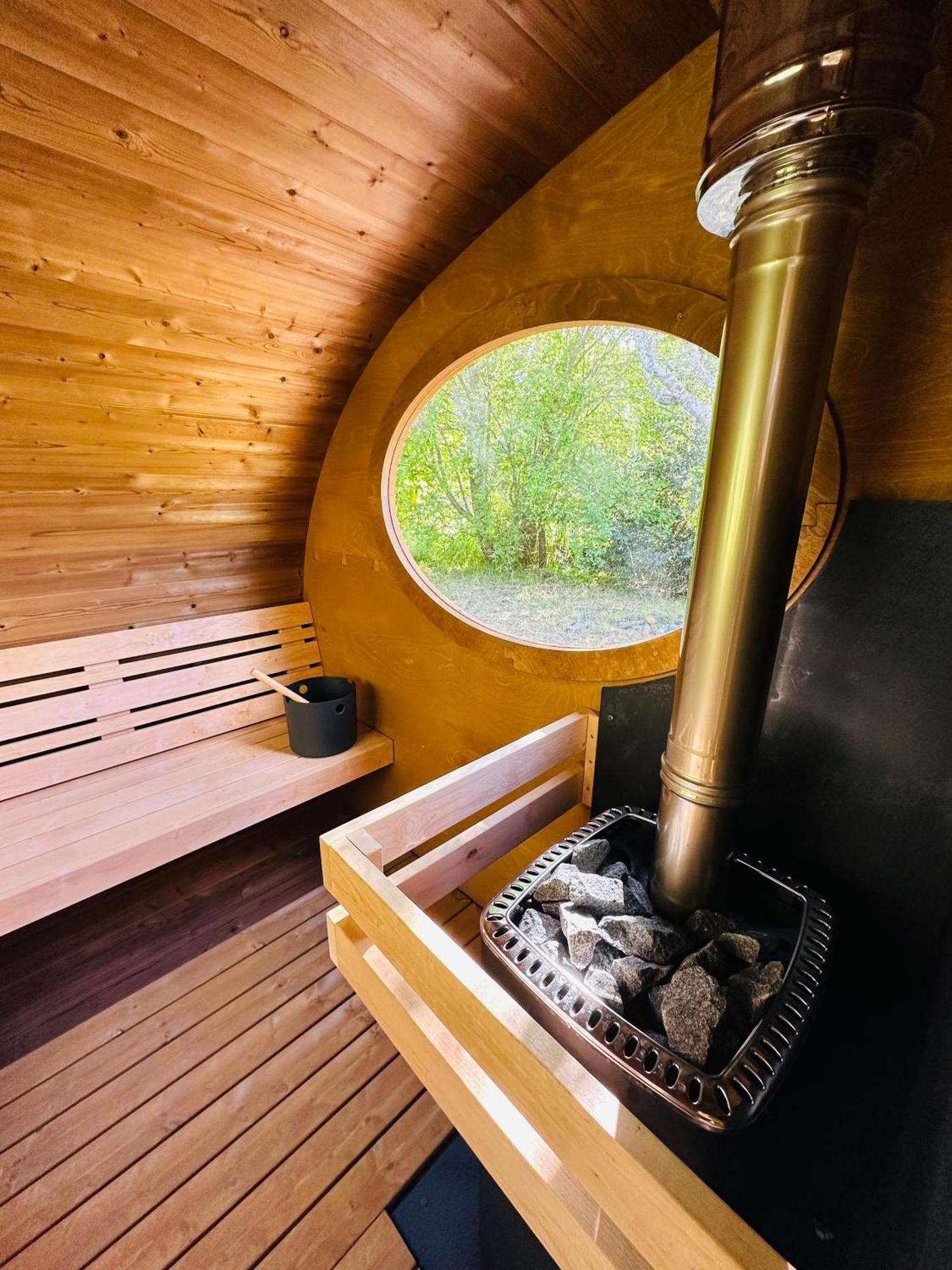 Manoir Du Vau D Arz Gites Et Chambres D Hotes Avec Piscine Malansac 外观 照片